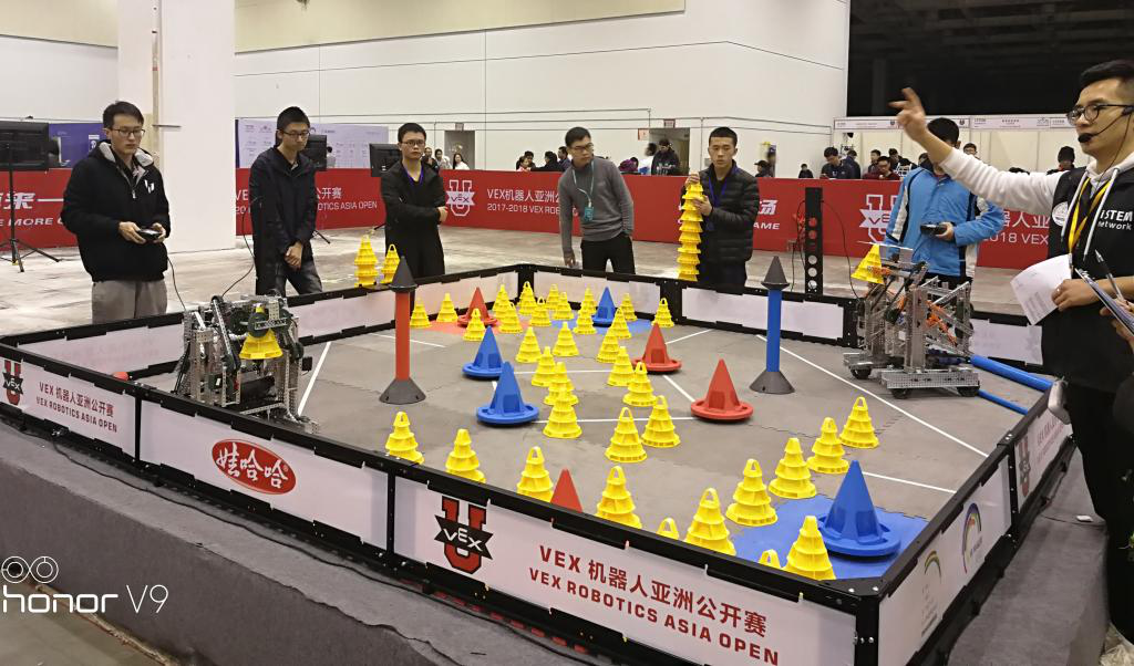 西安交通大学在2017-2018VEX机器人亚洲公开赛中获佳绩